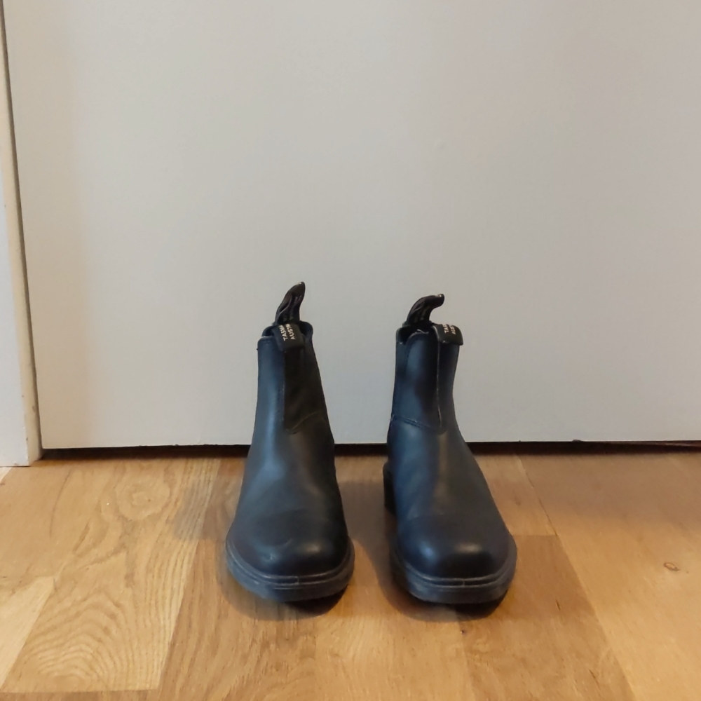 Blundstone l Dress Chelsea Boot l Black l 7.5